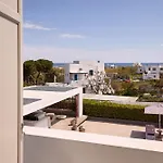 Hotell Tzanis 4*