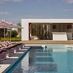 Tzanis Hotell