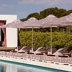 Hotell Tzanis 4*