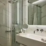 Tzanis 스키로스