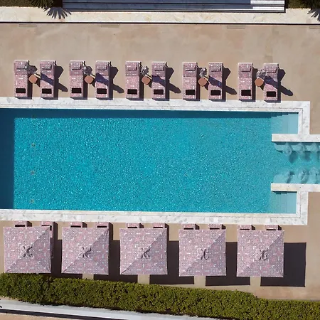 Hotell Tzanis 4*